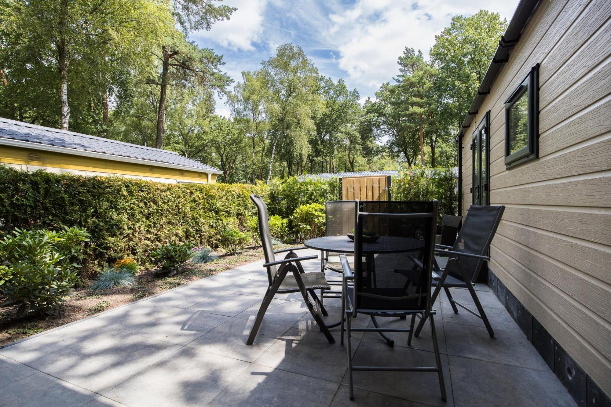Veluwe Hoenderloo Luxury Chalet With Private Sauna And Hot Tub - Swimming Pool Tennis Court Supermarket Bowling Alley Theatre And Entertainment For Children Zewnętrze zdjęcie