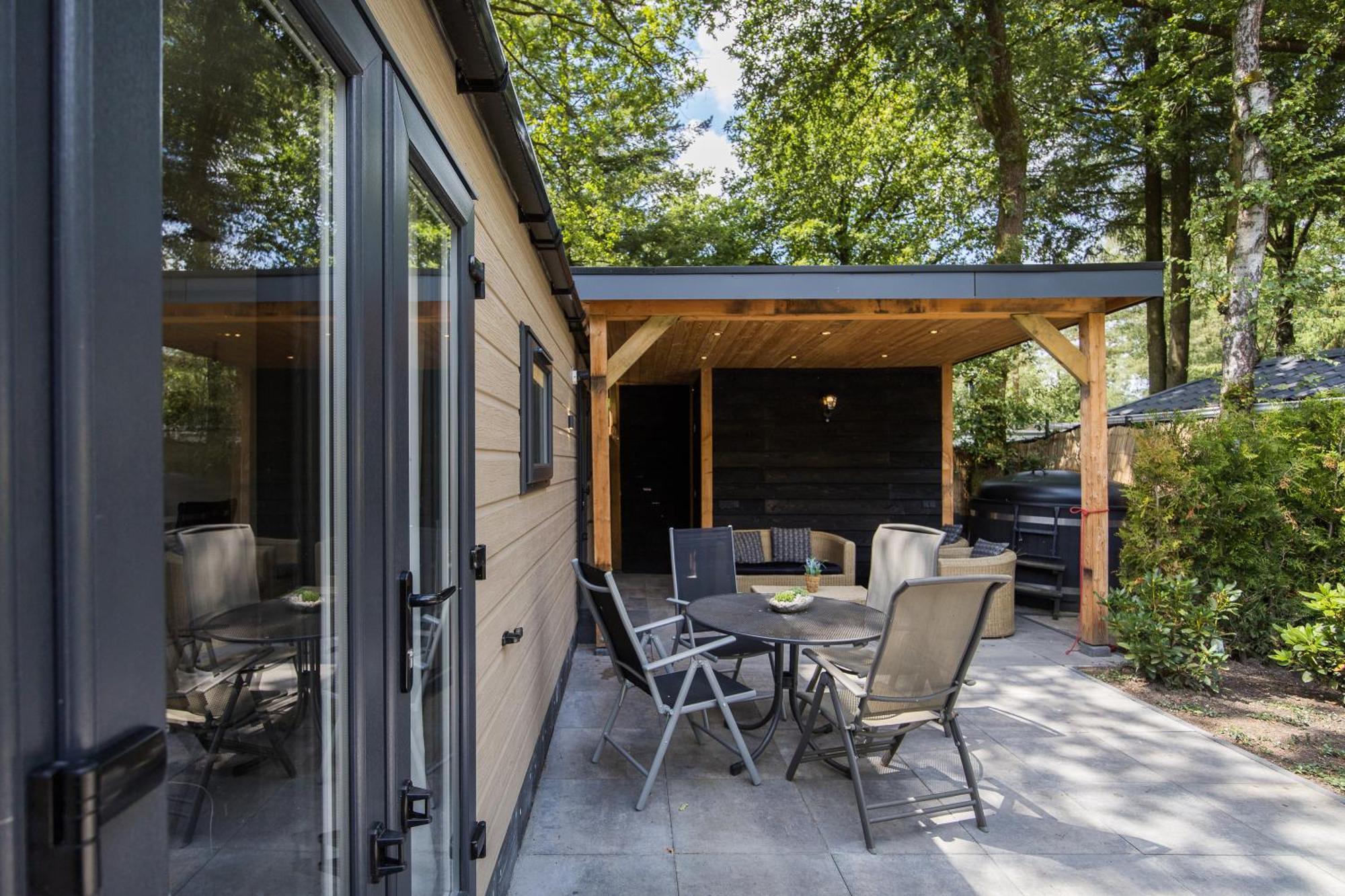Veluwe Hoenderloo Luxury Chalet With Private Sauna And Hot Tub - Swimming Pool Tennis Court Supermarket Bowling Alley Theatre And Entertainment For Children Zewnętrze zdjęcie