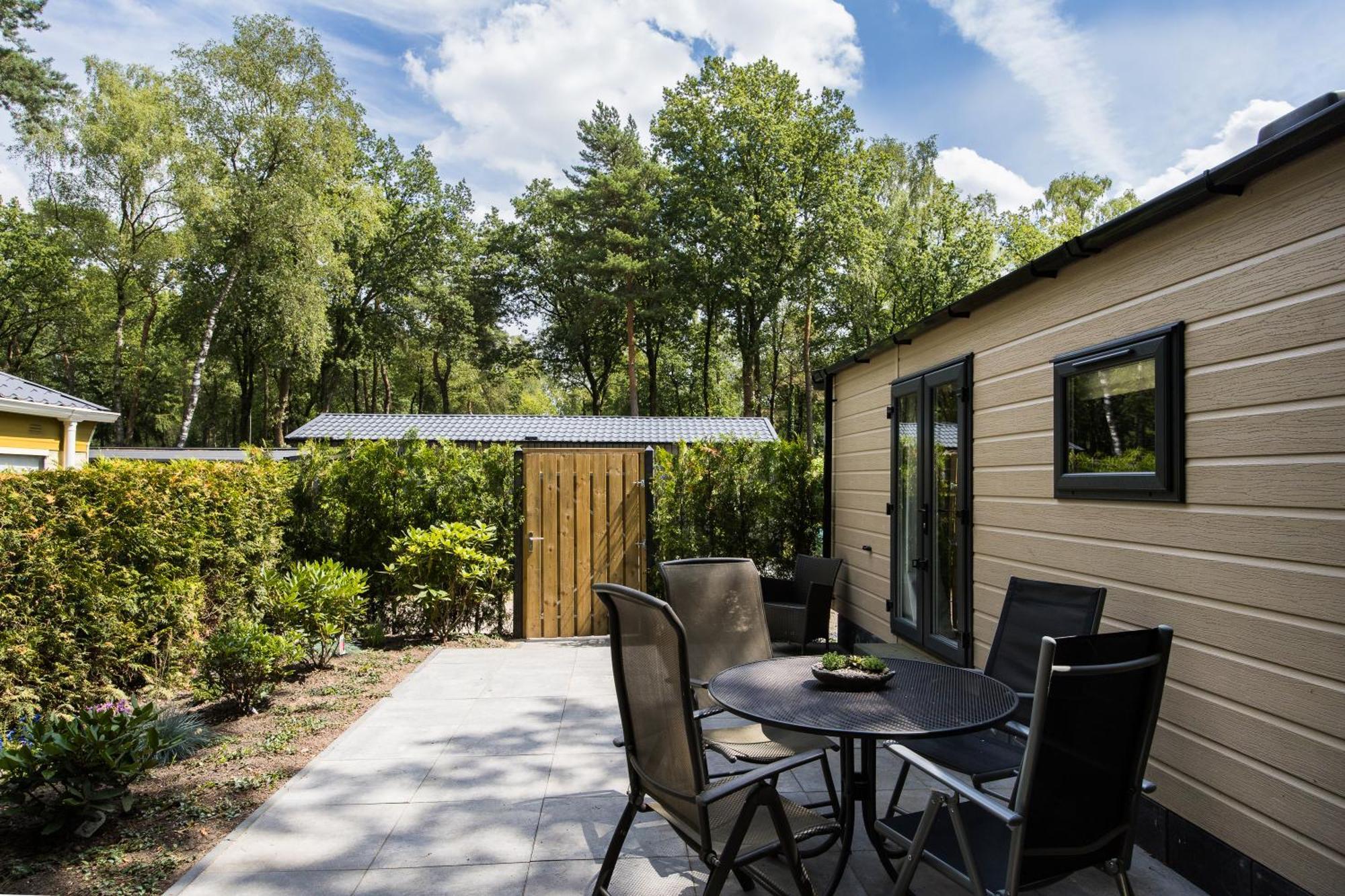 Veluwe Hoenderloo Luxury Chalet With Private Sauna And Hot Tub - Swimming Pool Tennis Court Supermarket Bowling Alley Theatre And Entertainment For Children Zewnętrze zdjęcie